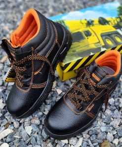 BOTA DE CUERO NEGRO CON NARANJA